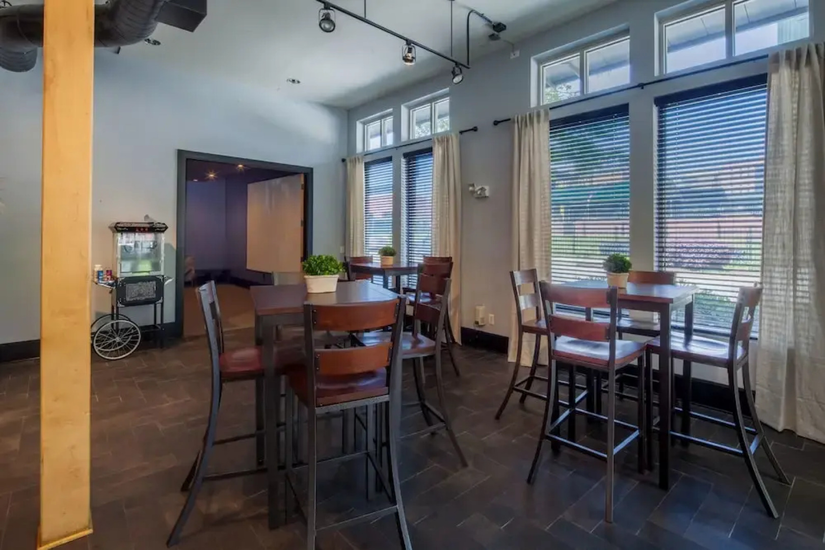 Stay Alfred on 4th Street