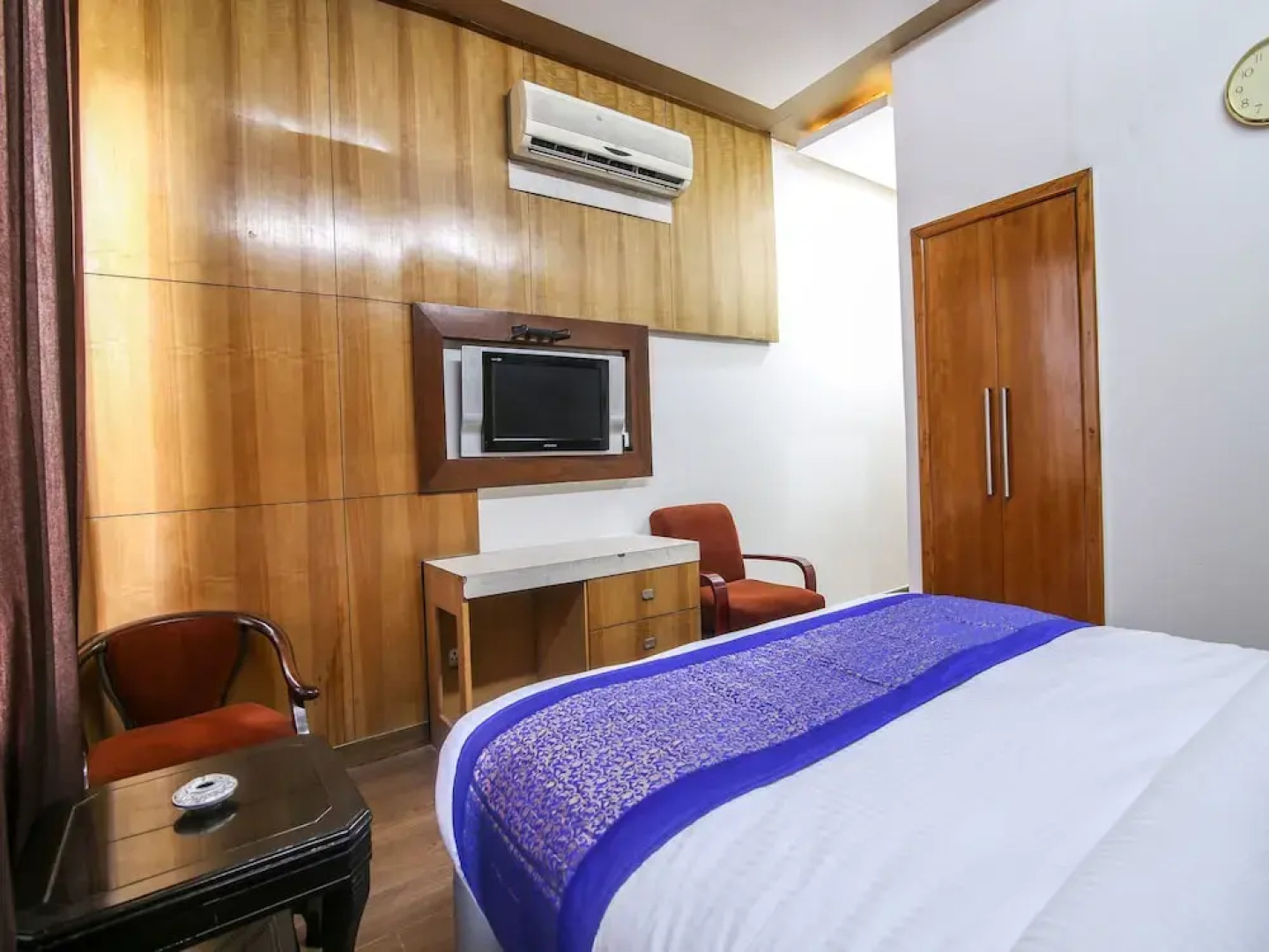 OYO Premium Old Gurgaon