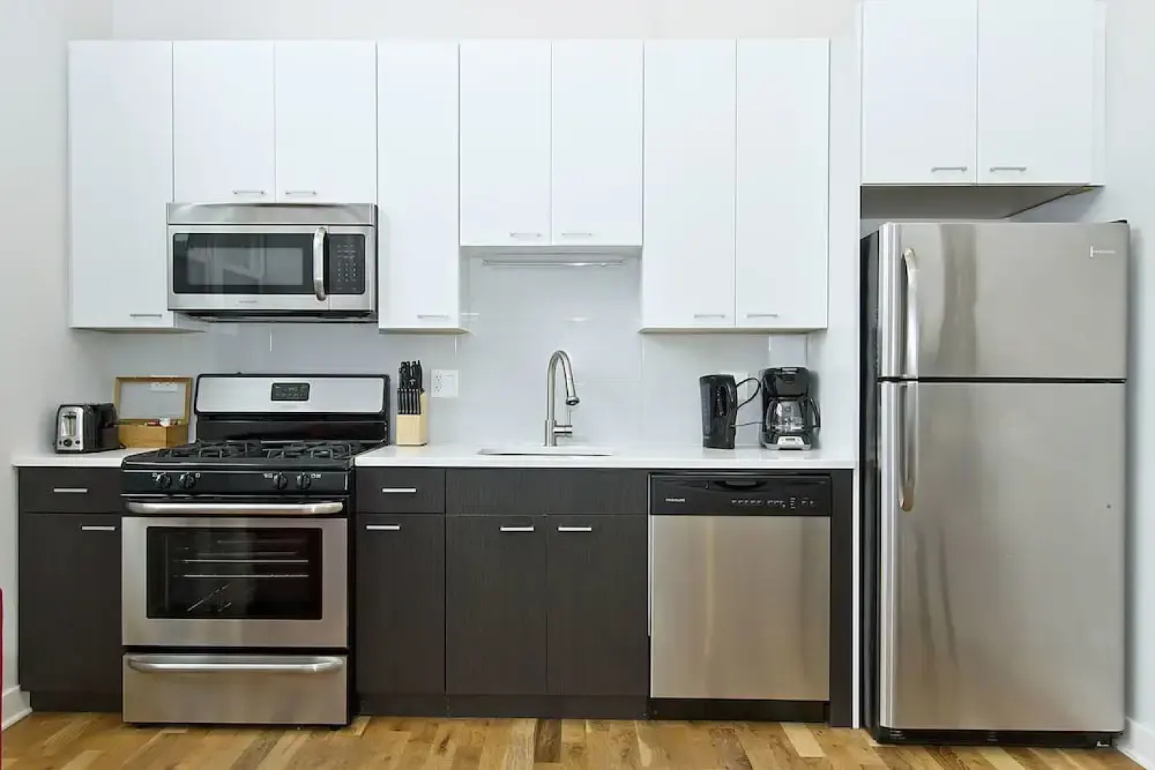 Sophisticated 1BR in Wicker Park by Sonder