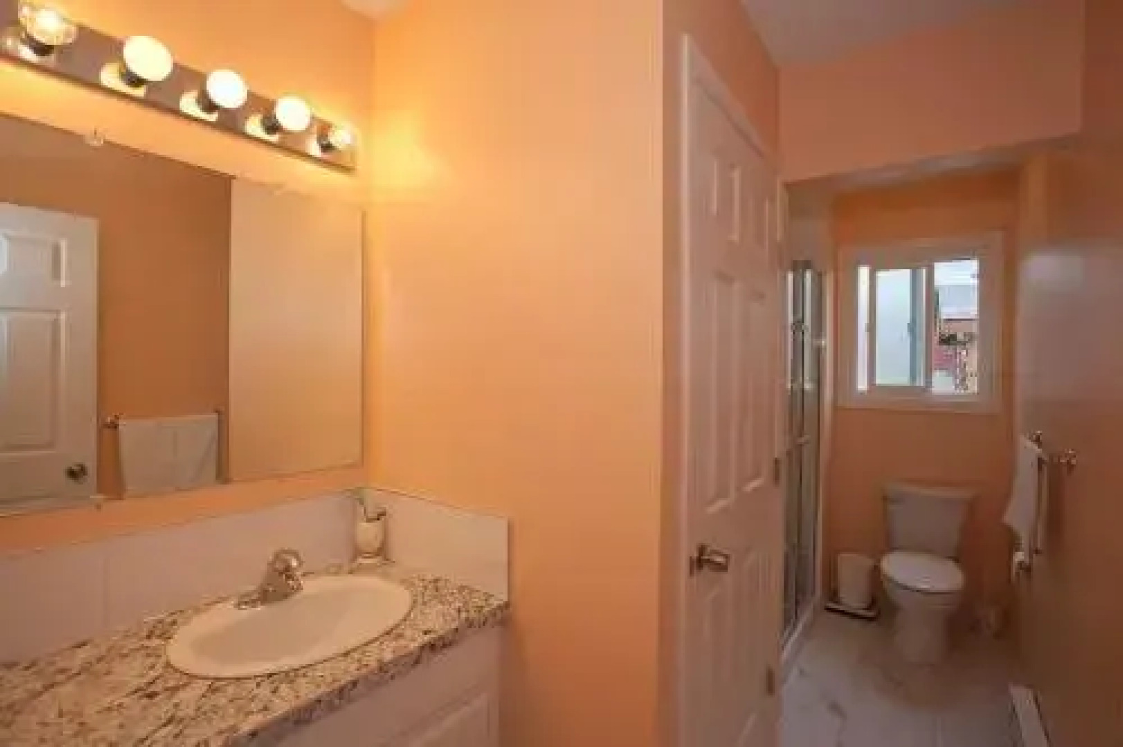 House Victoria Bed & Breakfast