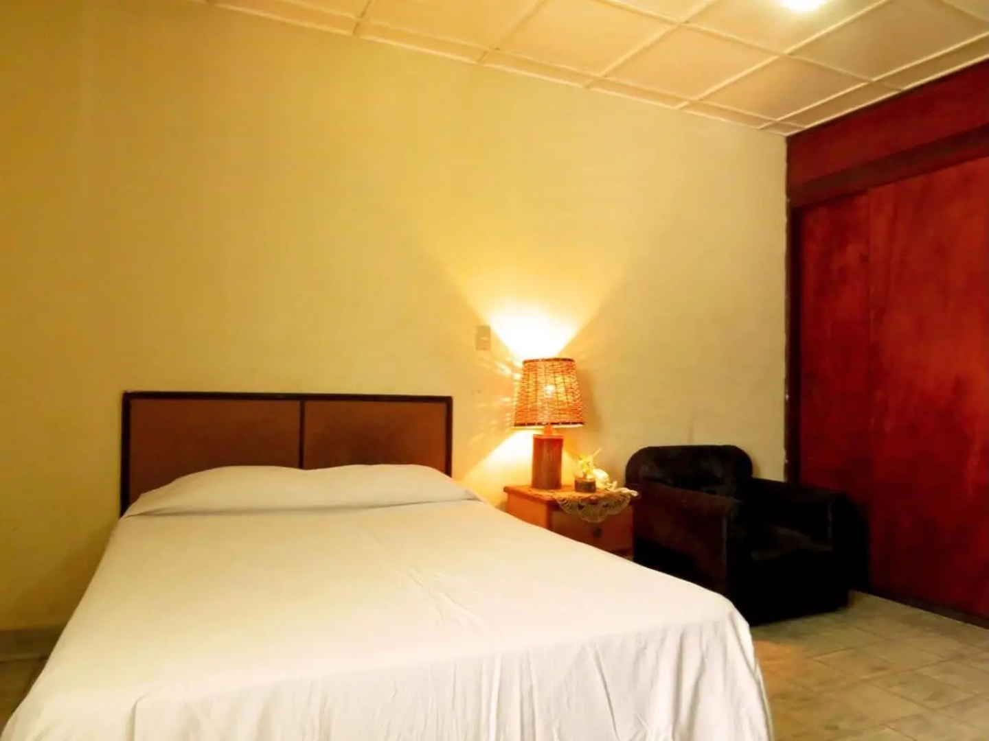 Hostal Tropicana