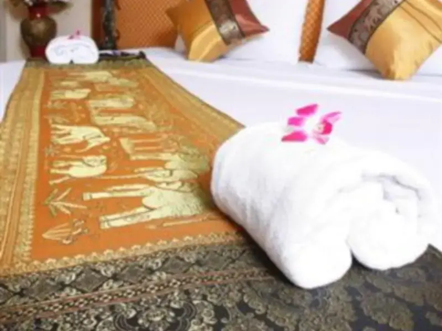 13 Coins Tower Hotel Tiwanon