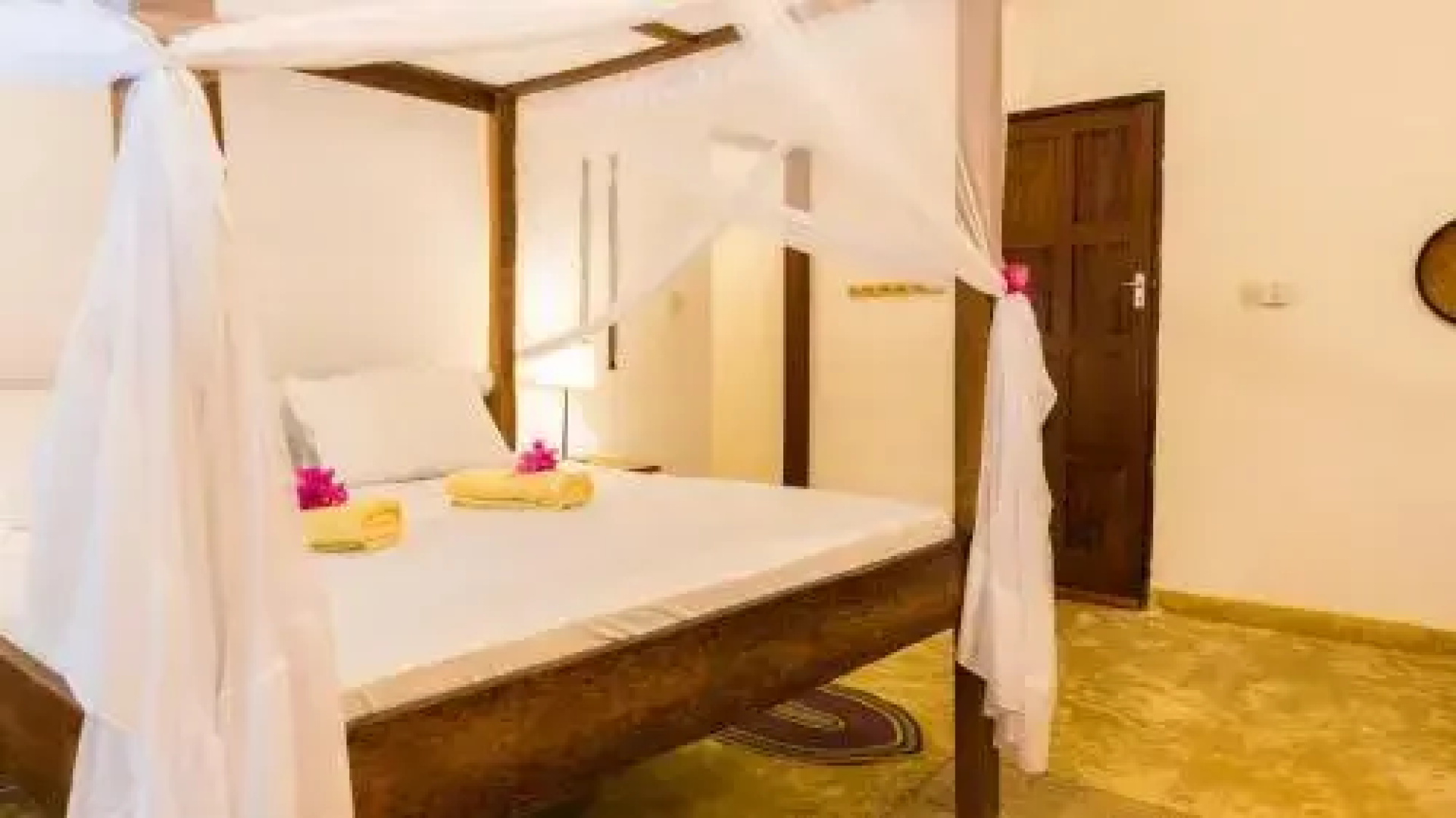Maji Lodge