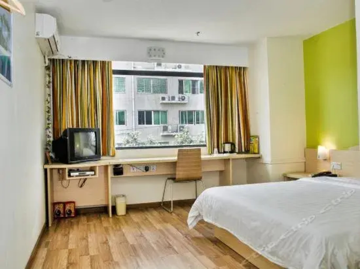 7 Days Inn Jiyuan Tiantan Road Xin Rao City Plaza Branch