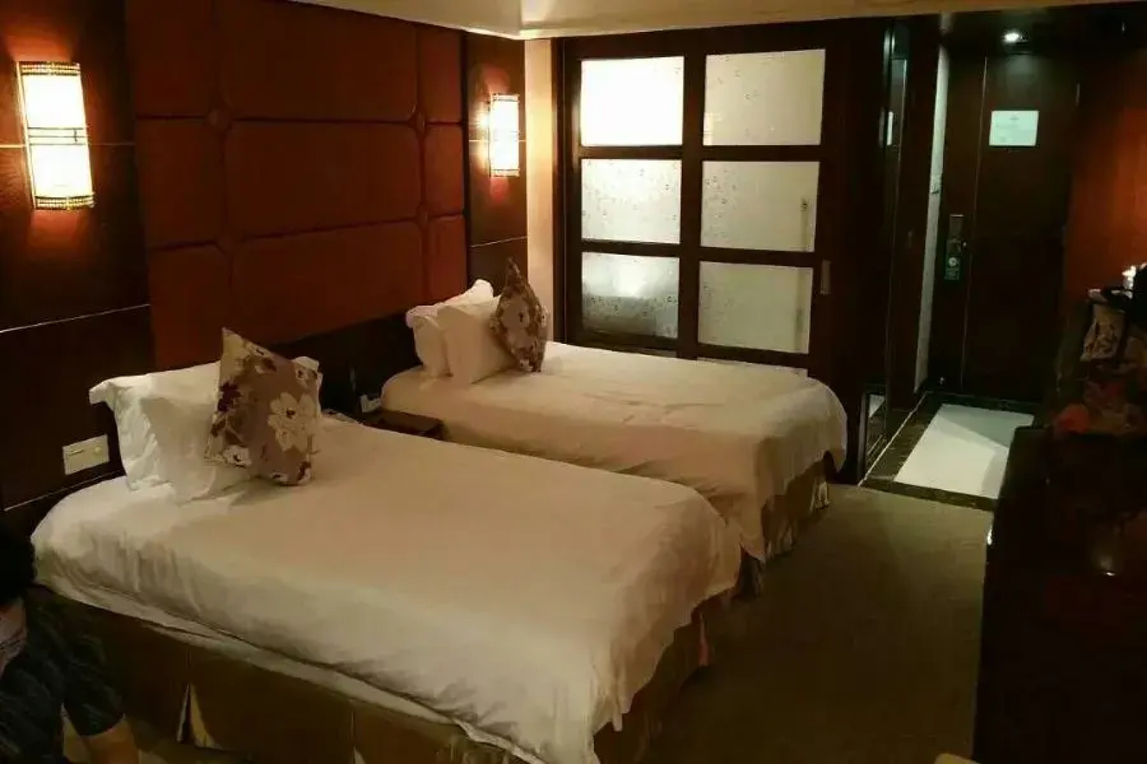 Scenic Holiday Hotel