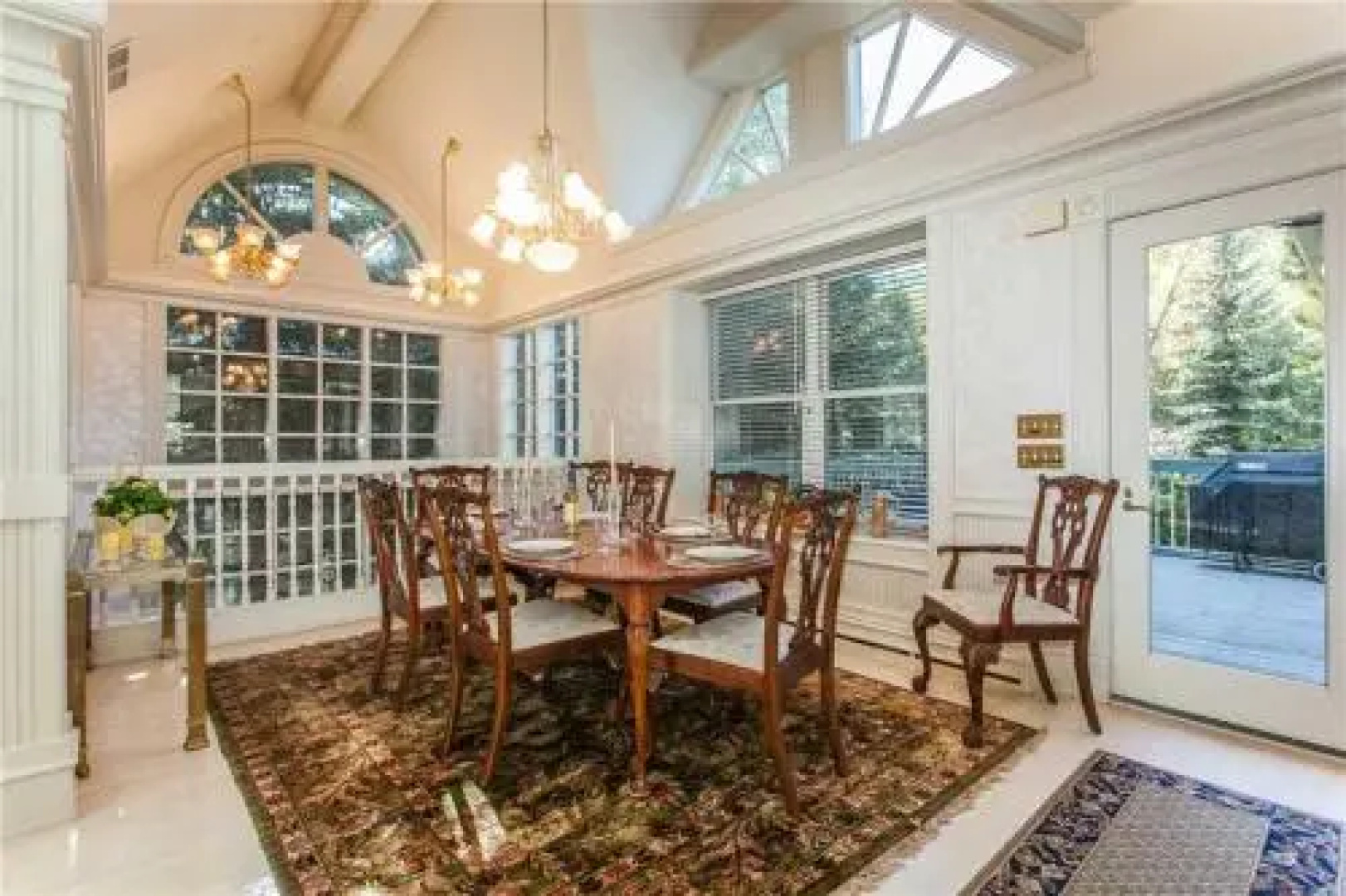 West End Splendor - 5 Bedrooms Home