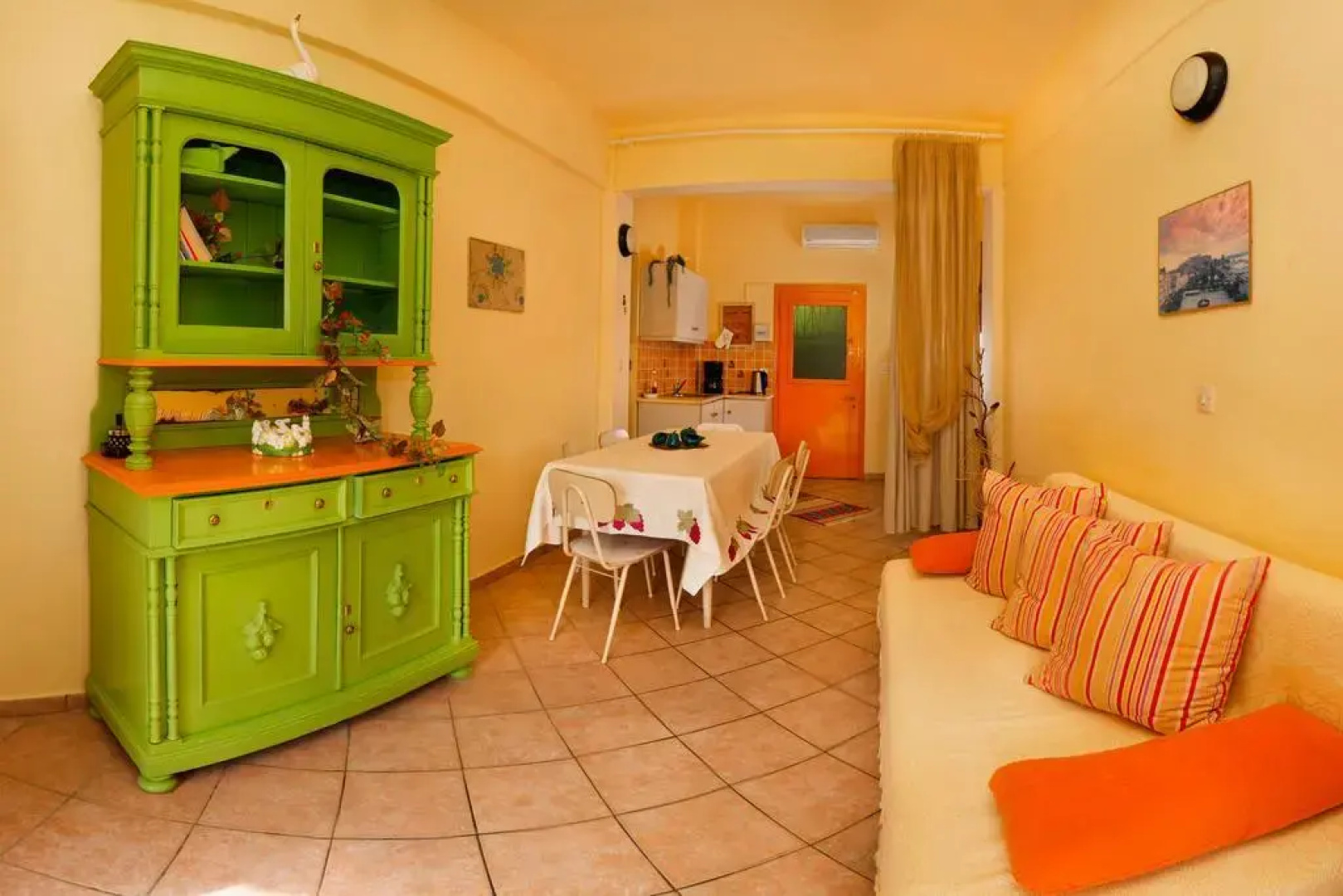 Byronas Apartments
