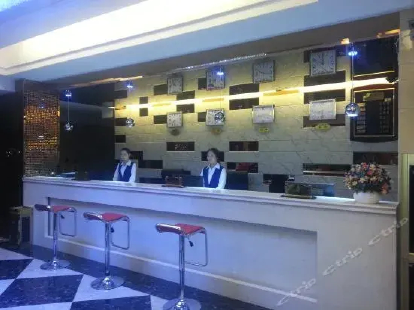 Xinhua Business Hotel