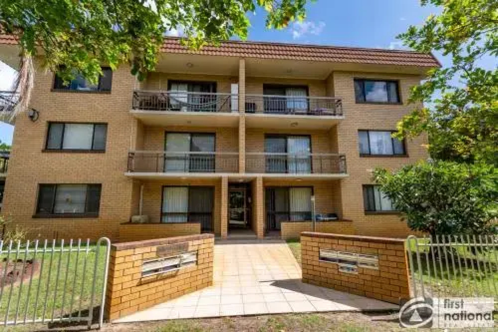 Walk to Surf Beach, Club and Shops - Sands Court Boyd St, Woorim