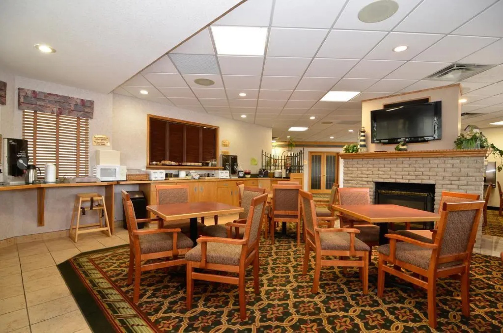 Country Lane Inn and Suites