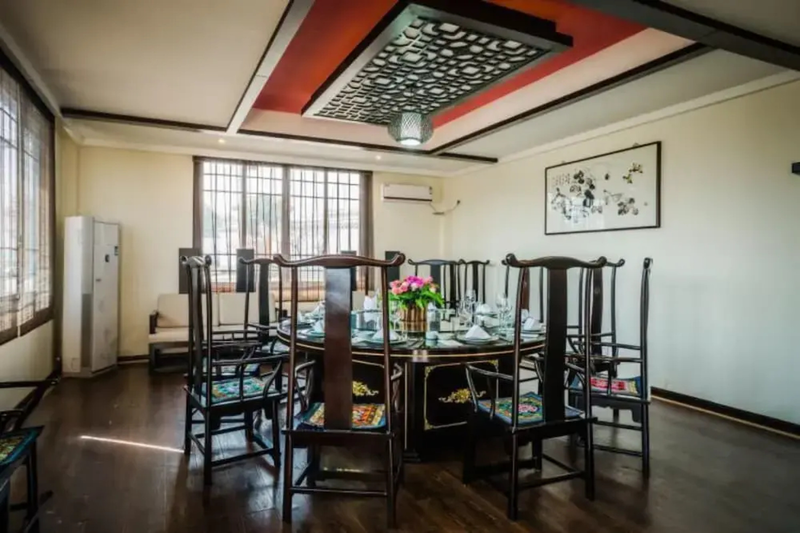 Scenery Retreats Taibai Mountain Hot Spring Villa Resort