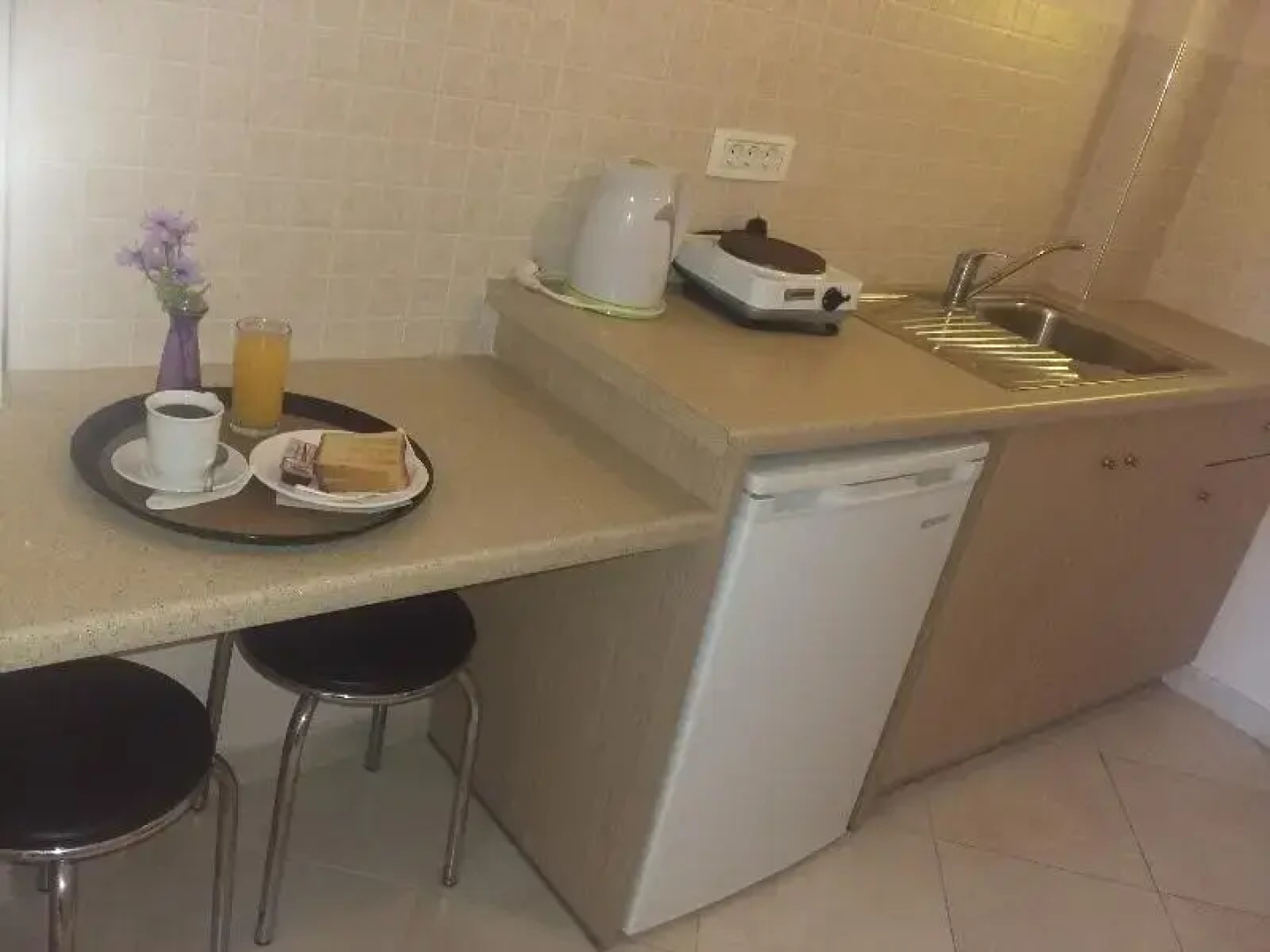 Yakinthos Hotel