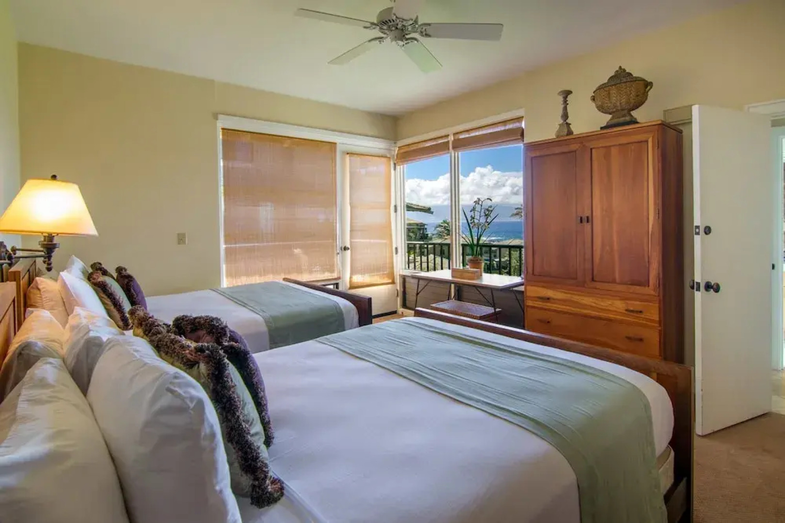 Bay Villa 32B2 Gold Ocean View by RedAwning