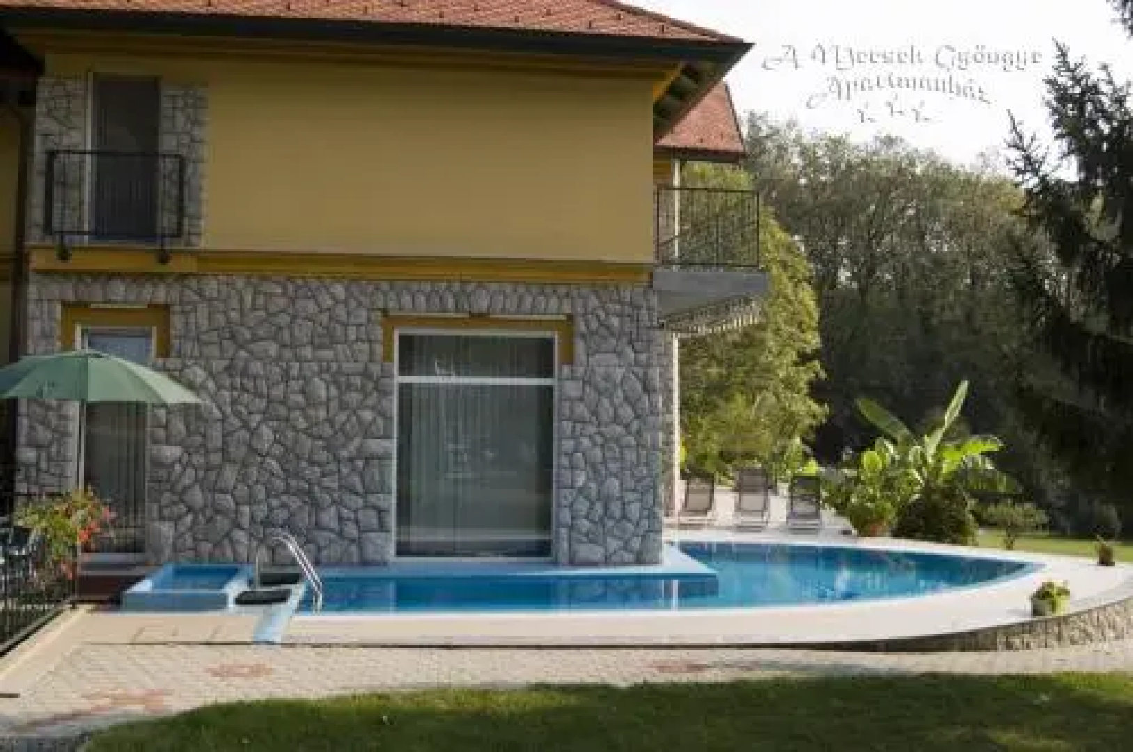 A Mecsek Gyöngye Apartmanhaz