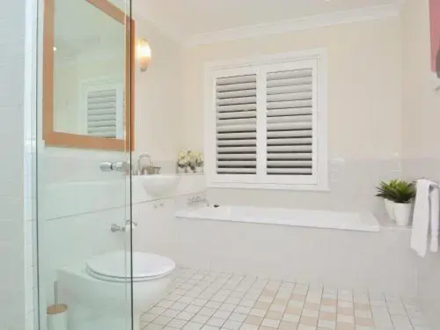 Villa 3br De Saran Resort Condo located within Cypress Lakes Resort (nothing is more central)