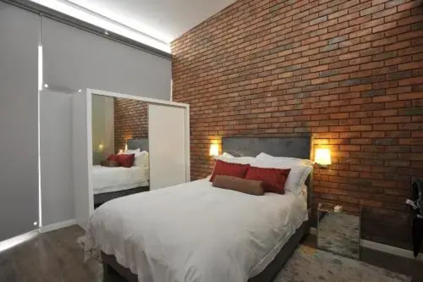 Paragon Crescent Suites
