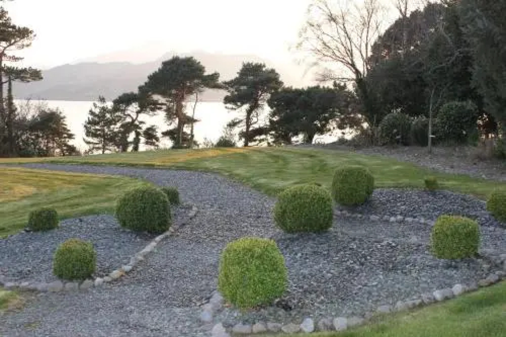 Lakeshore Lodge