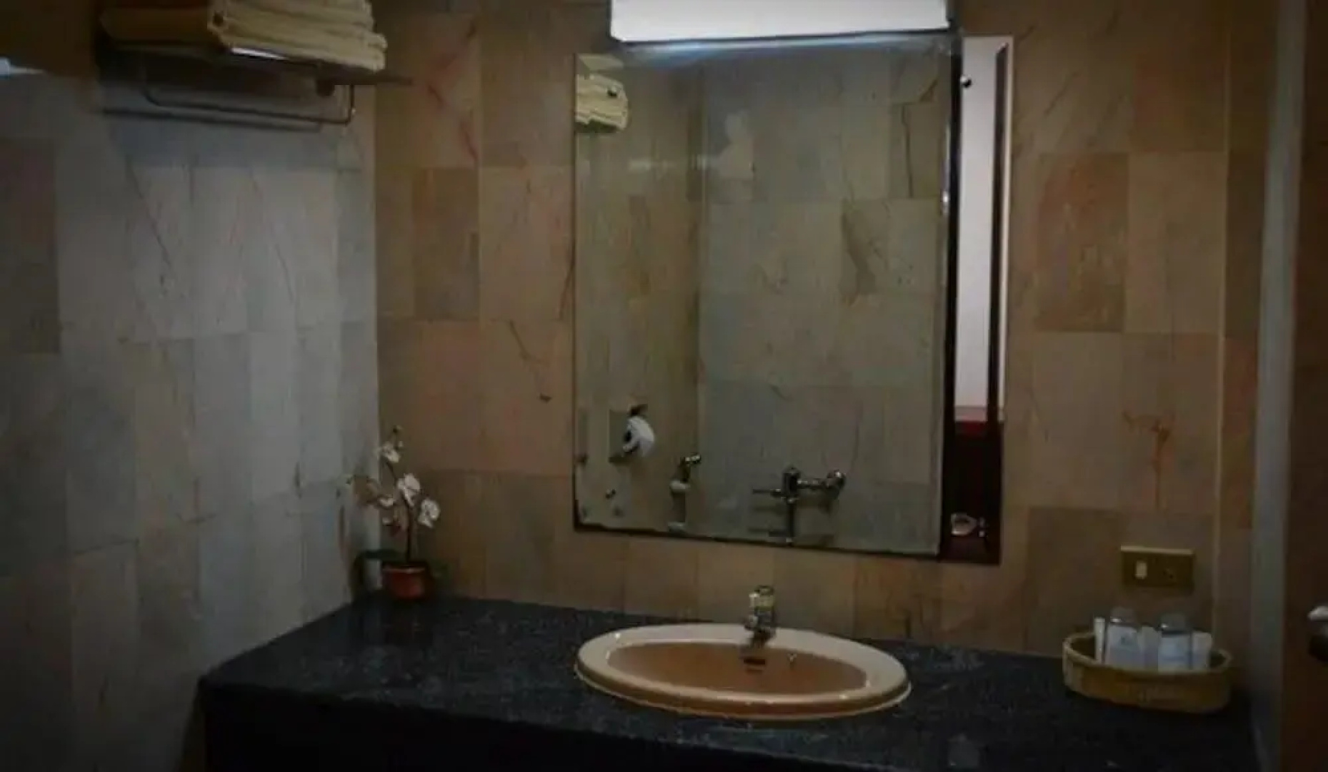 Lom Sak Nattirat Hotel