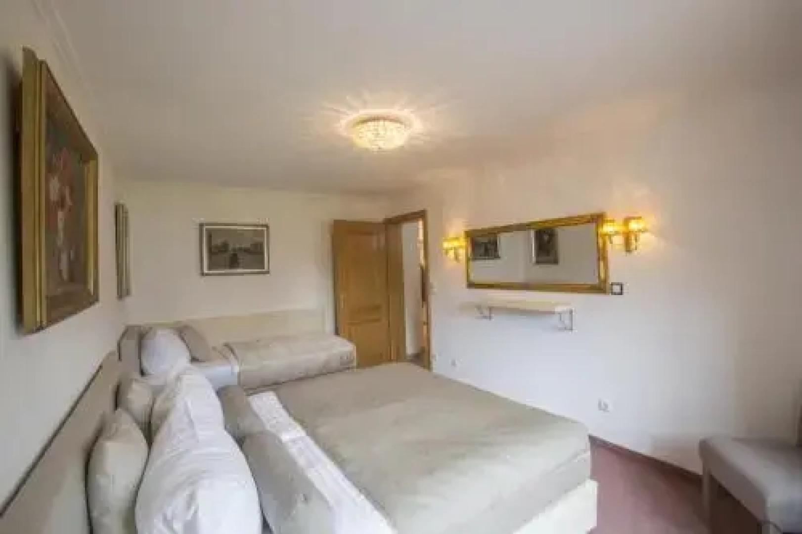 Golden GaPa Penthouse 1