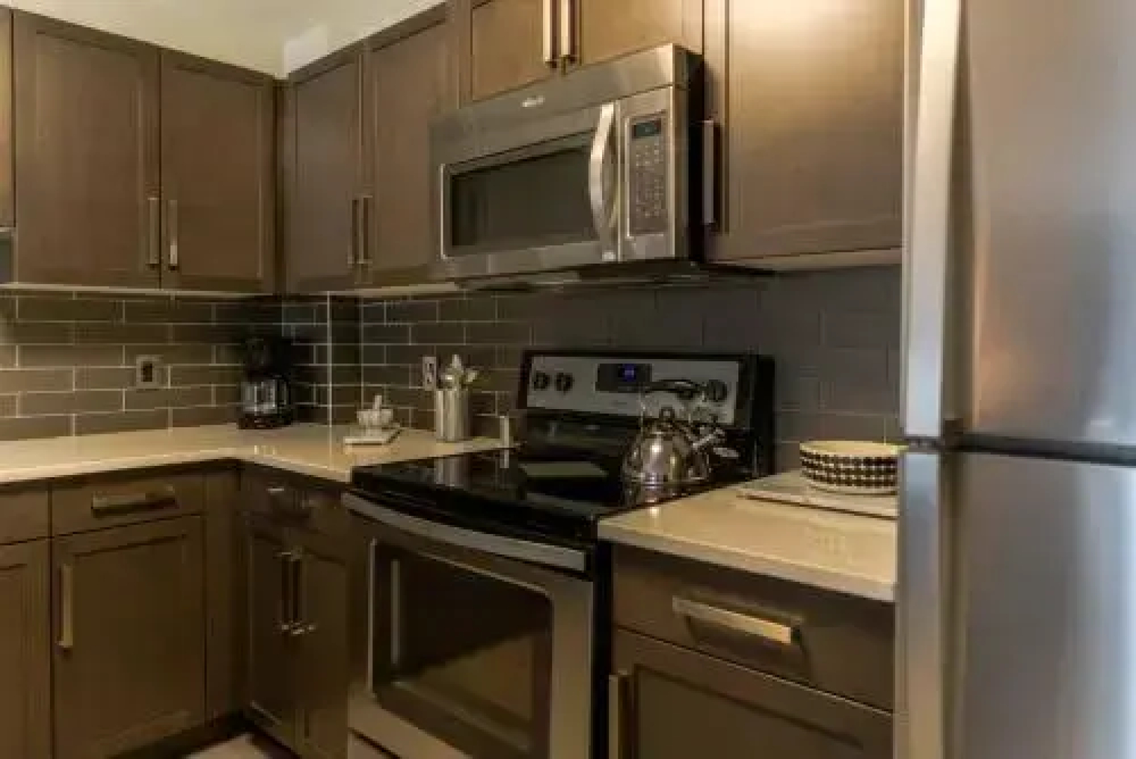Fort Garry Place Furnished Suites
