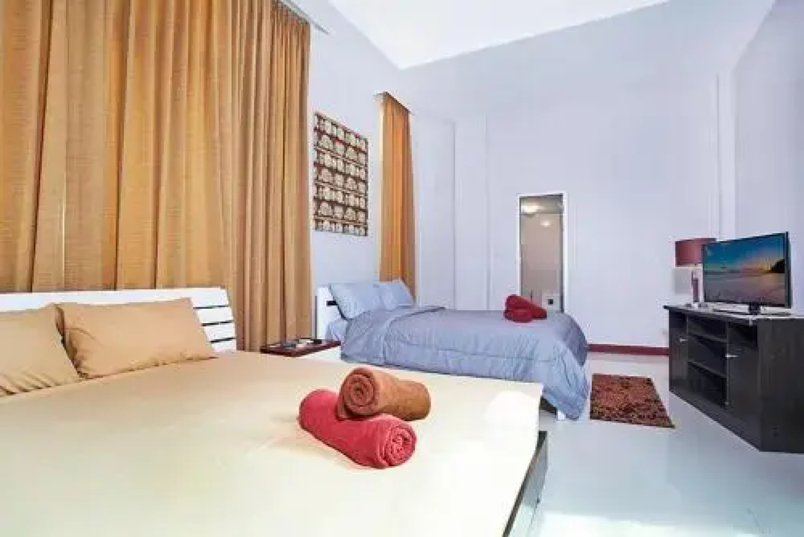 Jomtien Waree 8 - 6 Bedroom Pool Villa