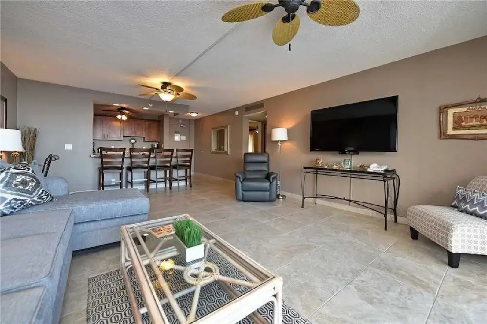 Valley Isle 509 by RedAwning