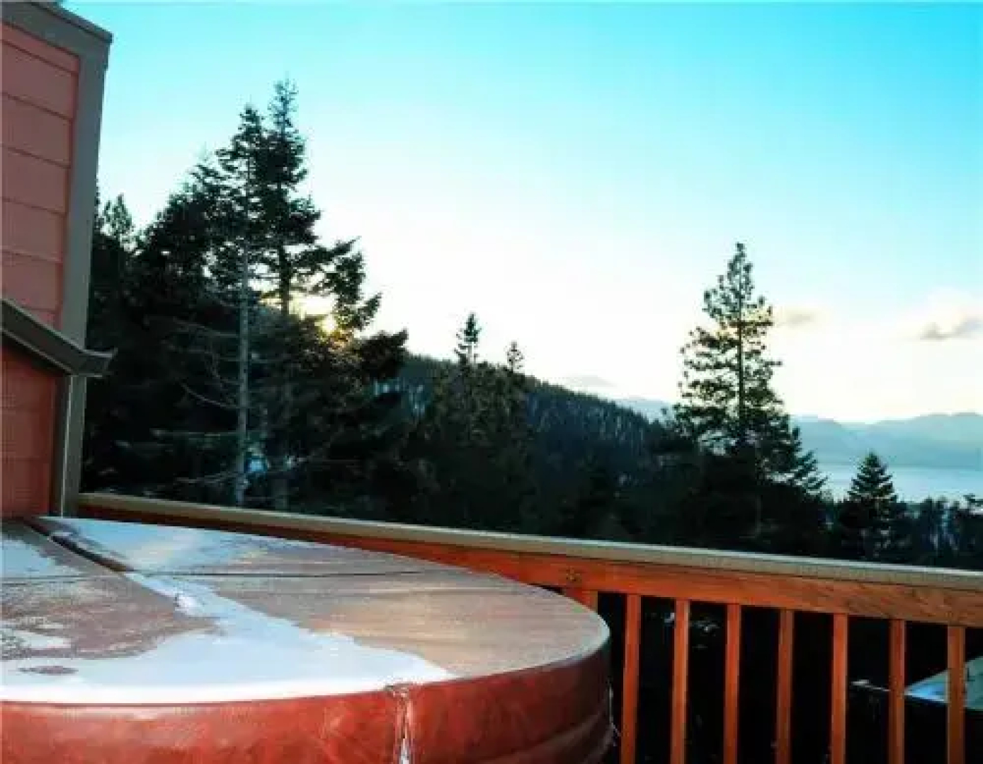 Orion Chalet by RedAwning