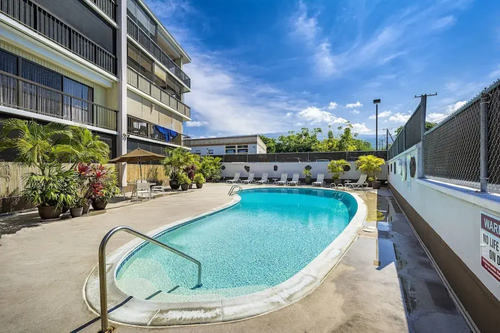 Kona Plaza 201 by RedAwning