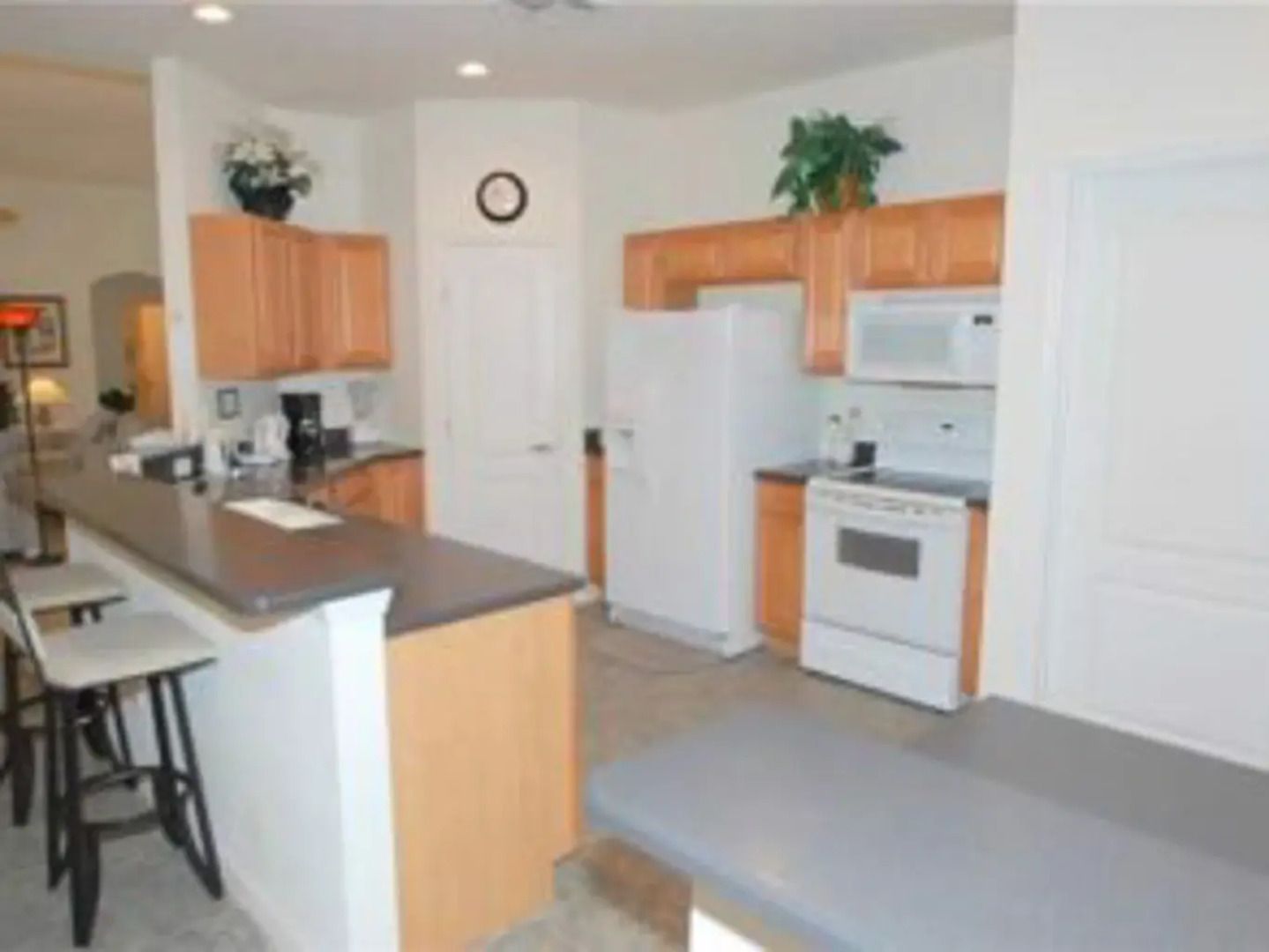 642 Summer Dream 4 Br villa by RedAwning