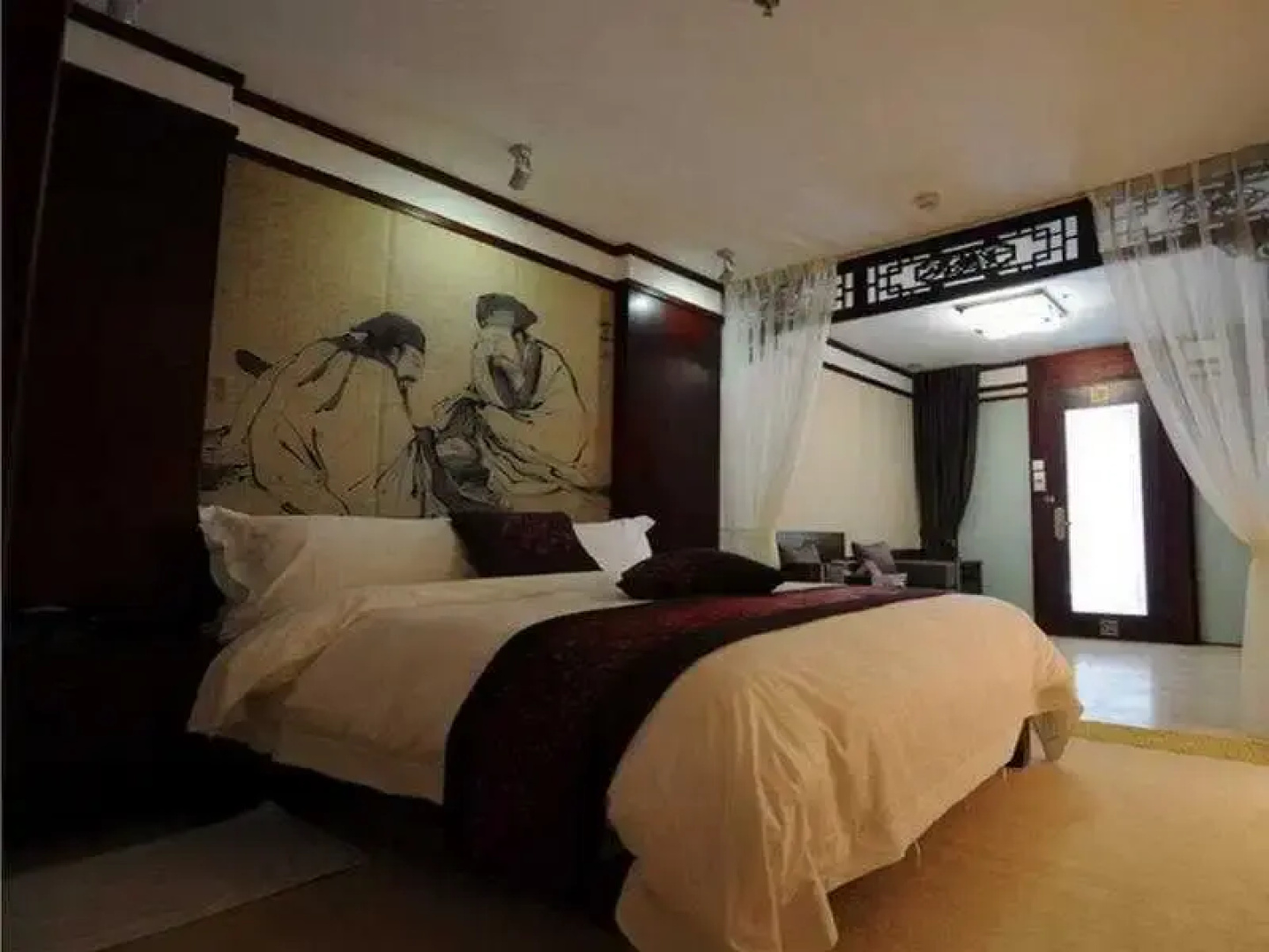 Chateau L'Act Hotel