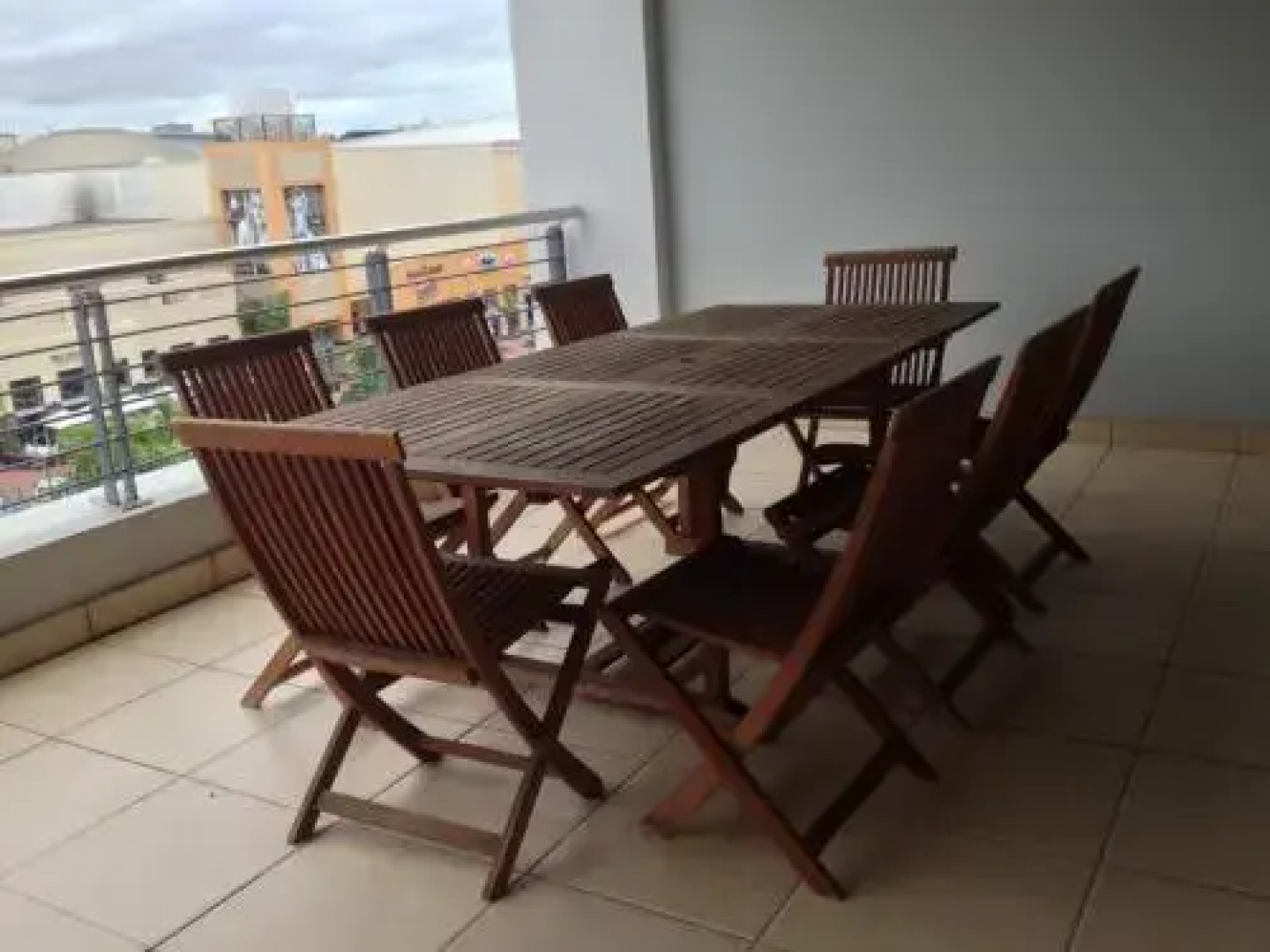 12 Palm Boulevard