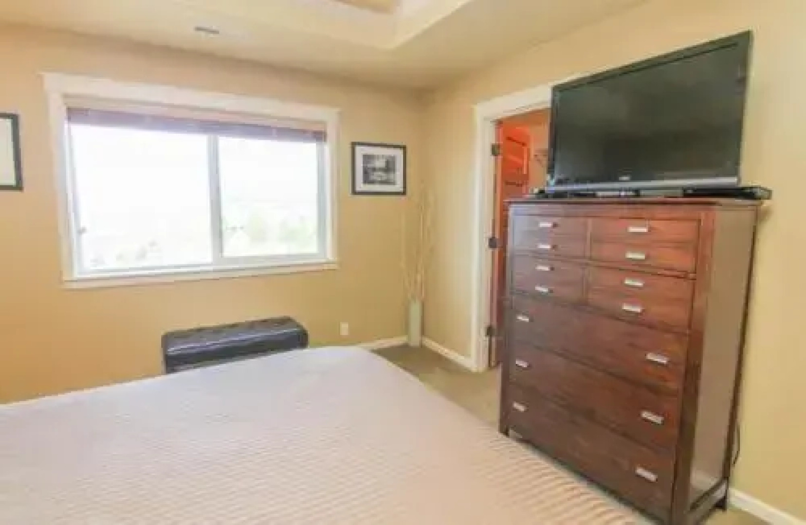 Beach Pine - 4 Br home by RedAwning