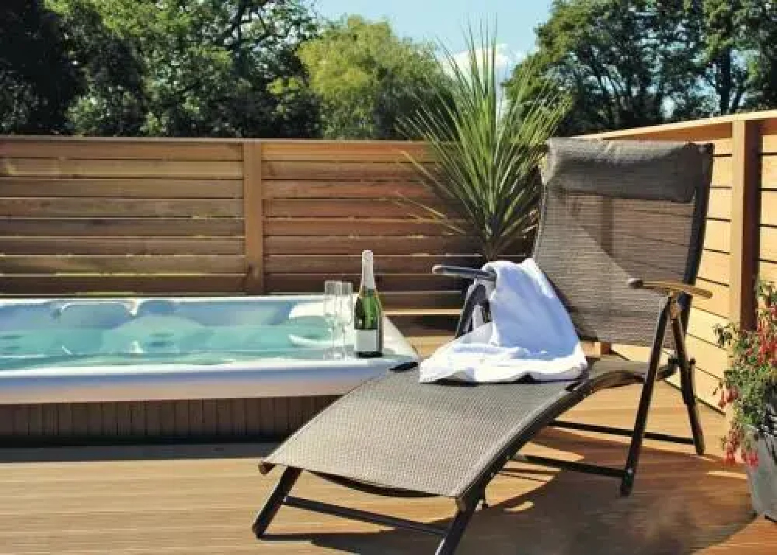 Upton Lakes & Lodges