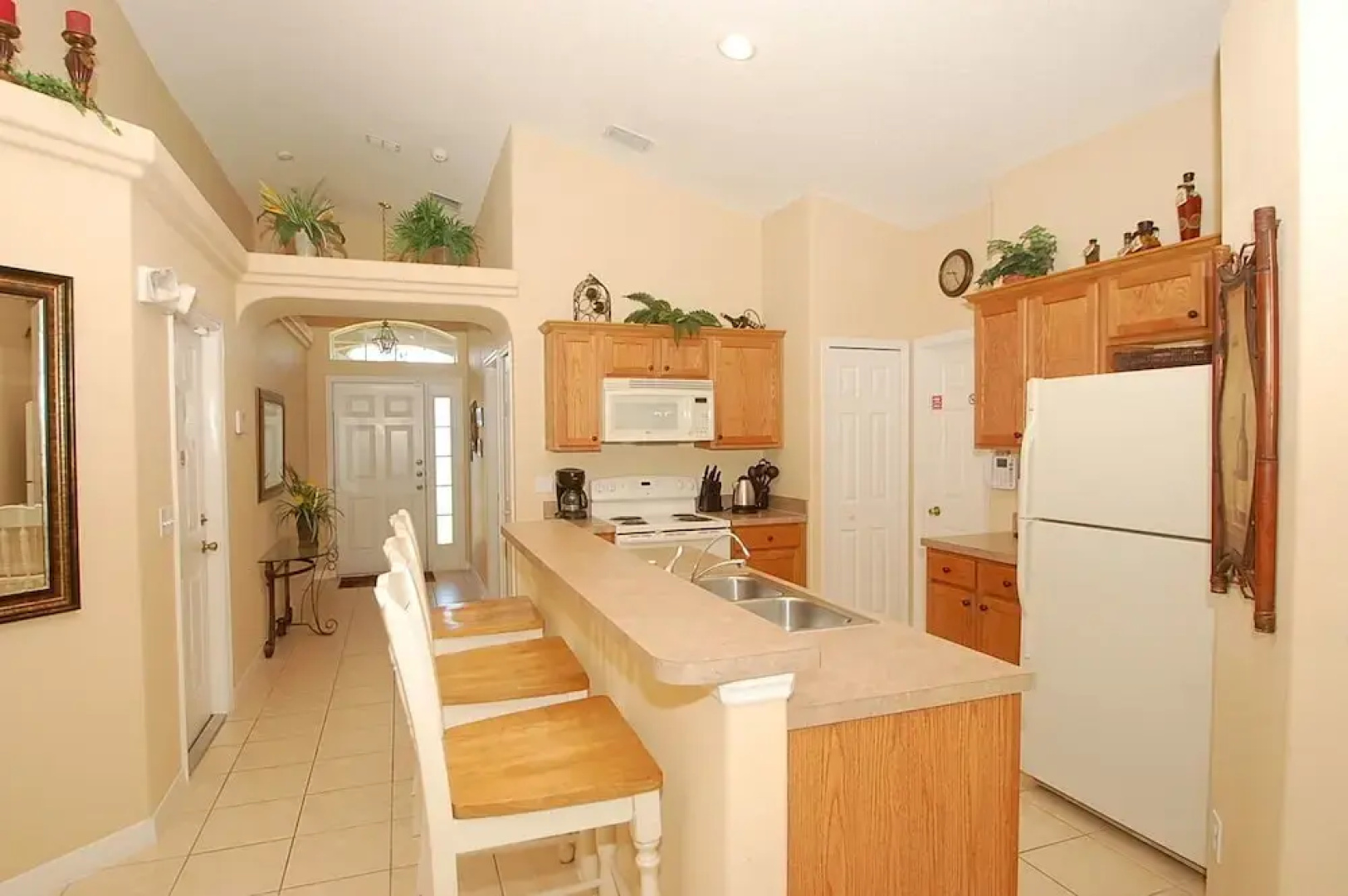 16623FM Sunlight Villa 3 Br villa by RedAwning
