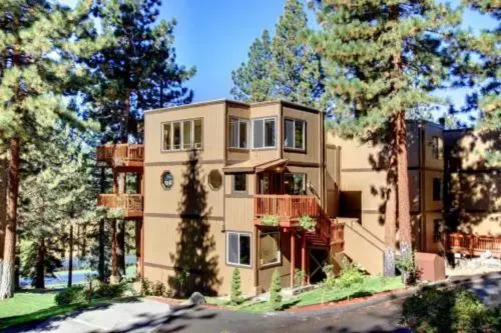 Lake Village Lair 4 Br condo by RedAwning