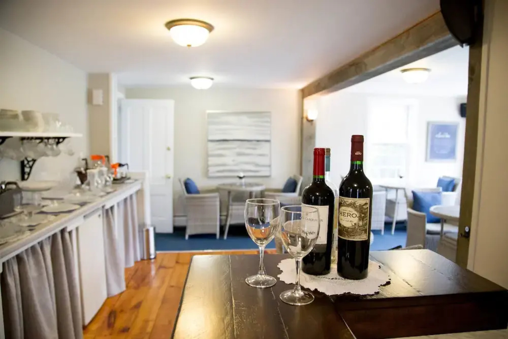 Allen Harbor Breeze Inn & Gardens