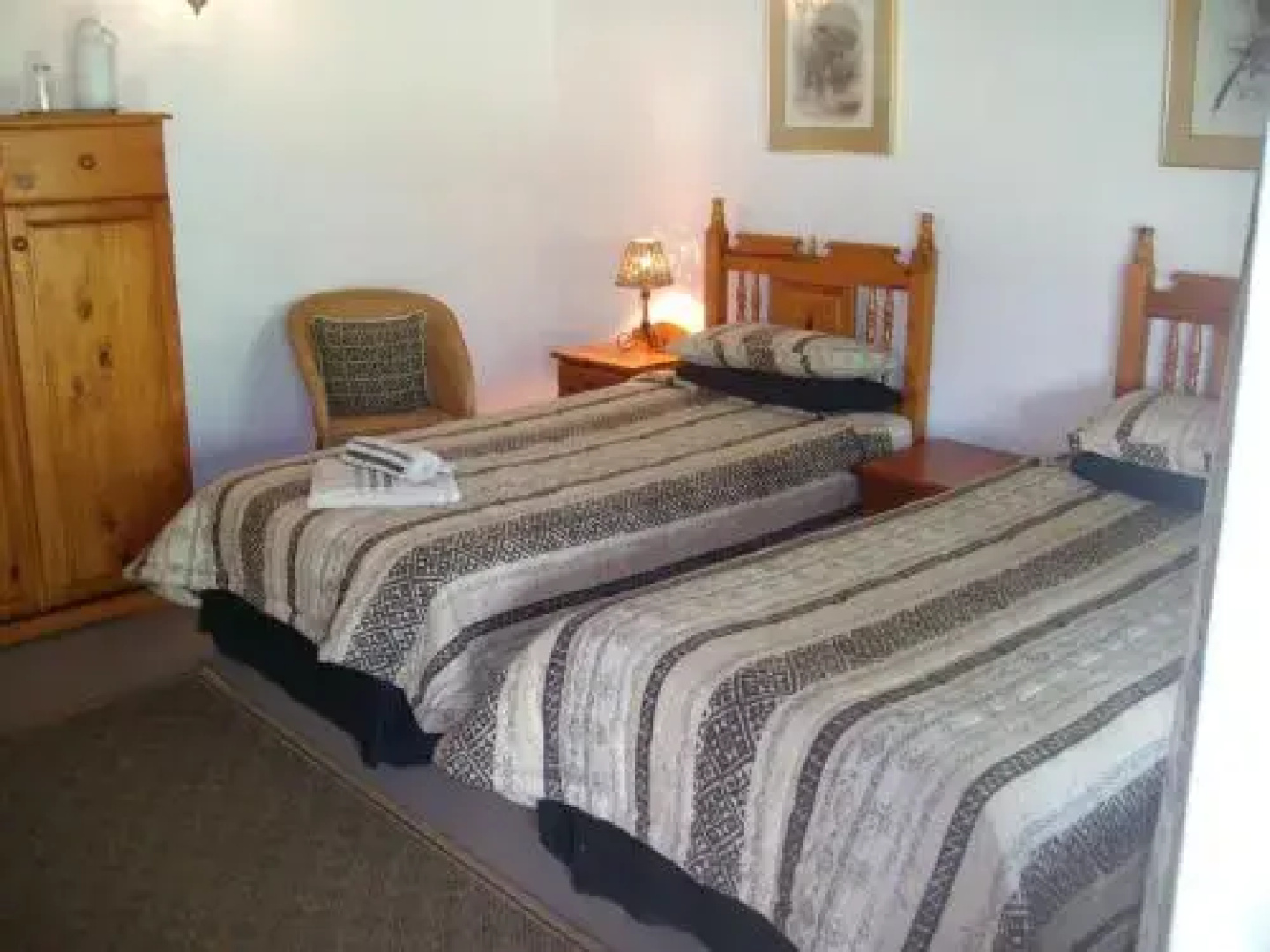 Oaktree Lodge Guest House