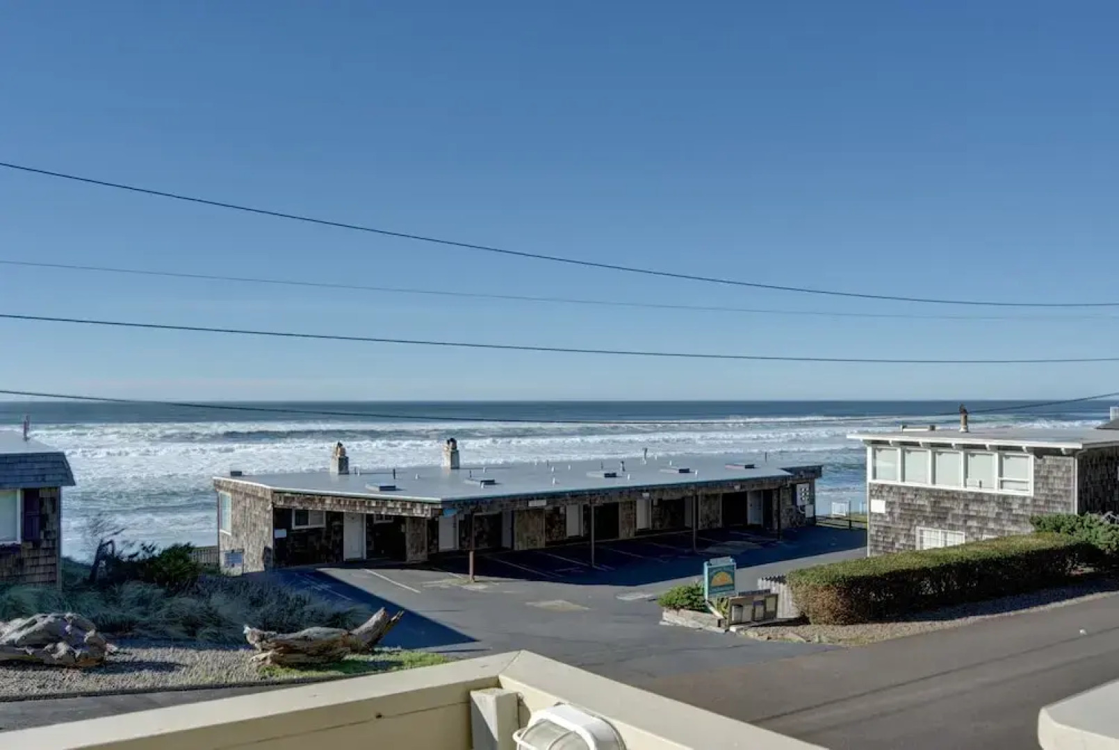 Surftides Plaza 153 Studio condo by RedAwning