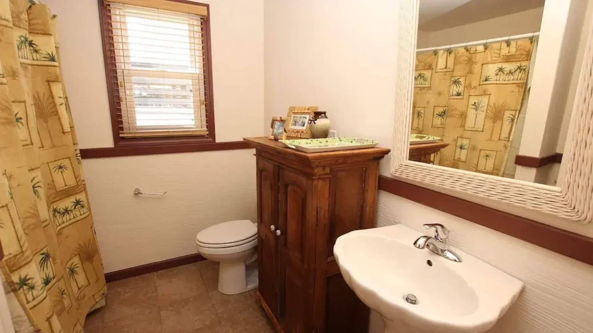 Shoebie's Hangout 4221 - 5 Br Home