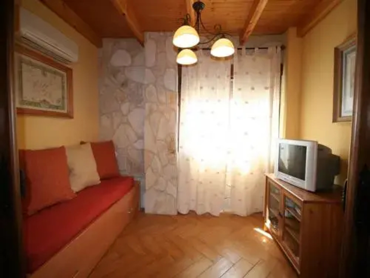 Apartamentos Rurales La Platea