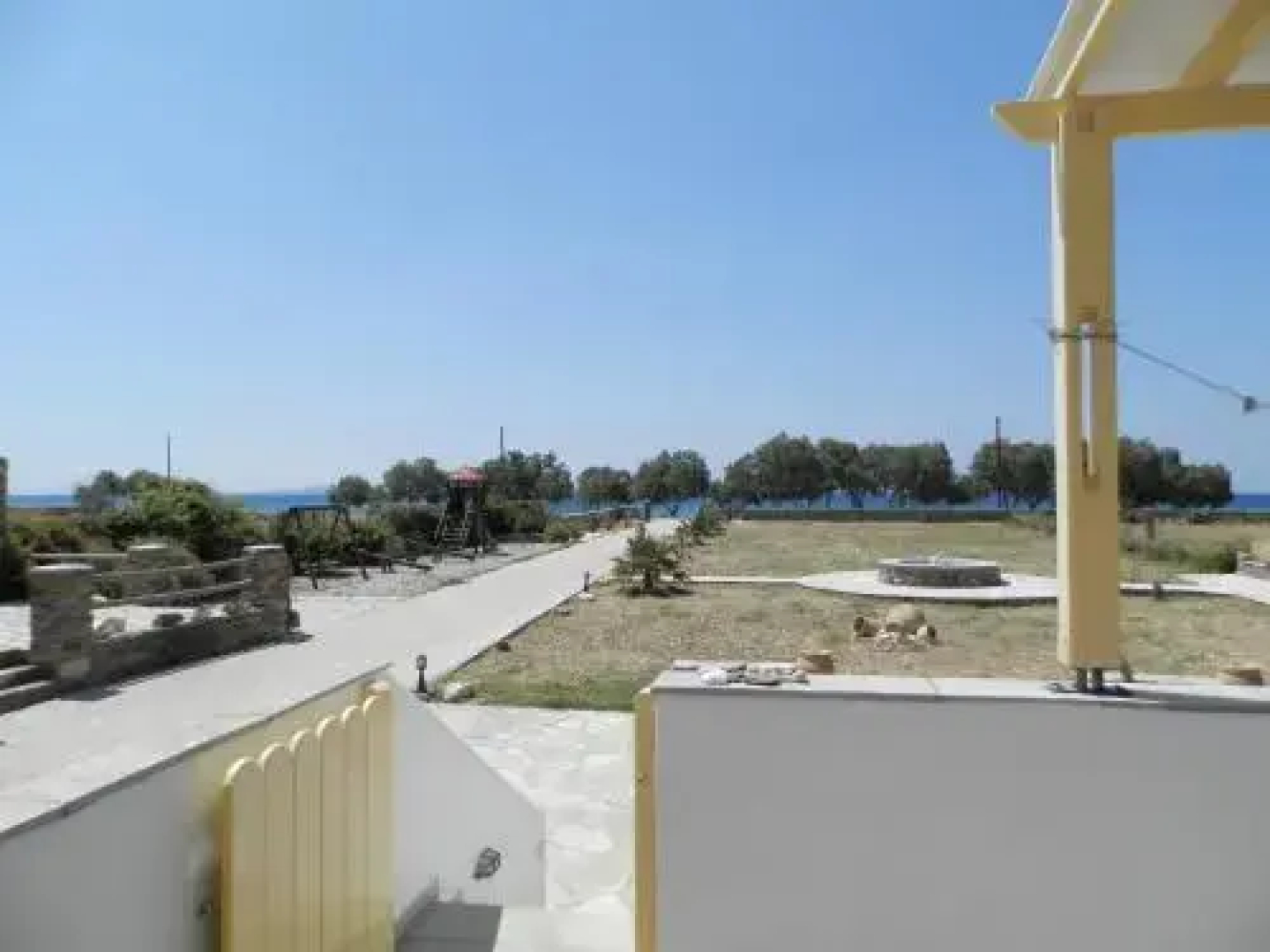 Akrothalasia Apartments