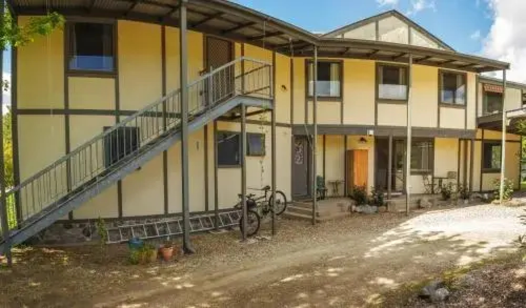 Alpzview Guesthouse