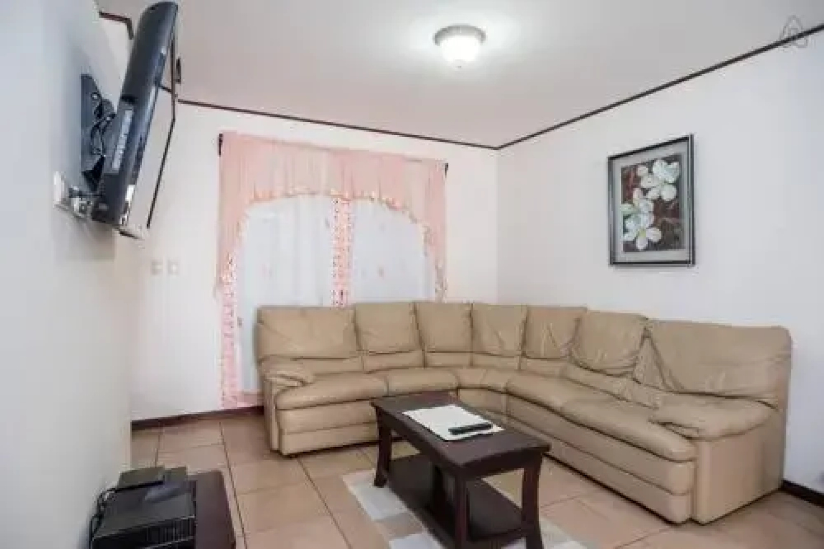 Private Room in Santa Ana Downtown