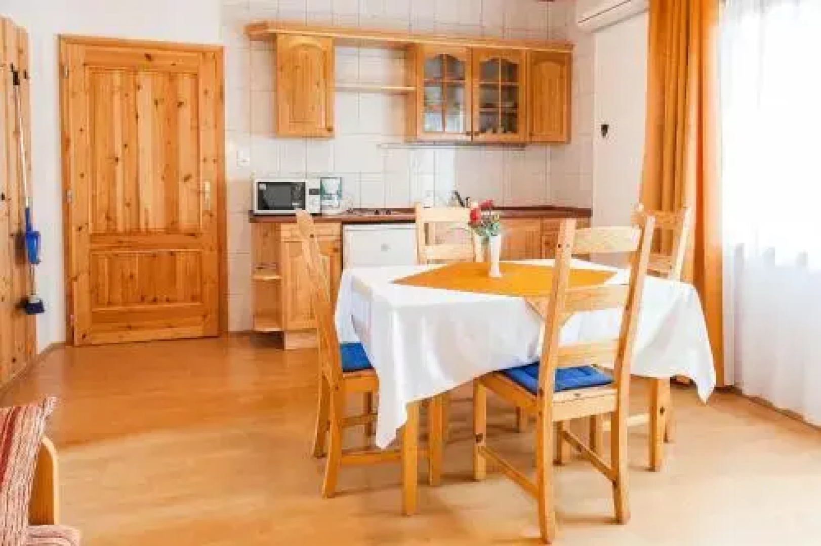 Takcs Apartmanhz