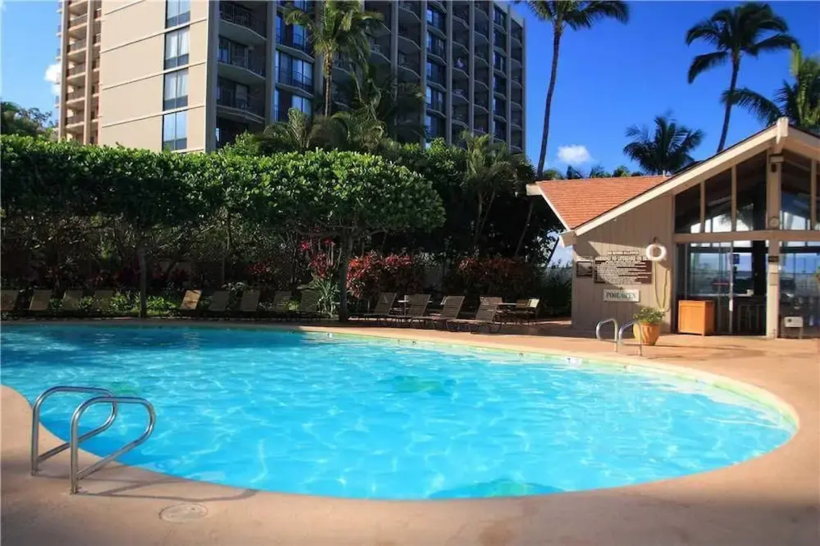 Royal Kahana 511 by RedAwning