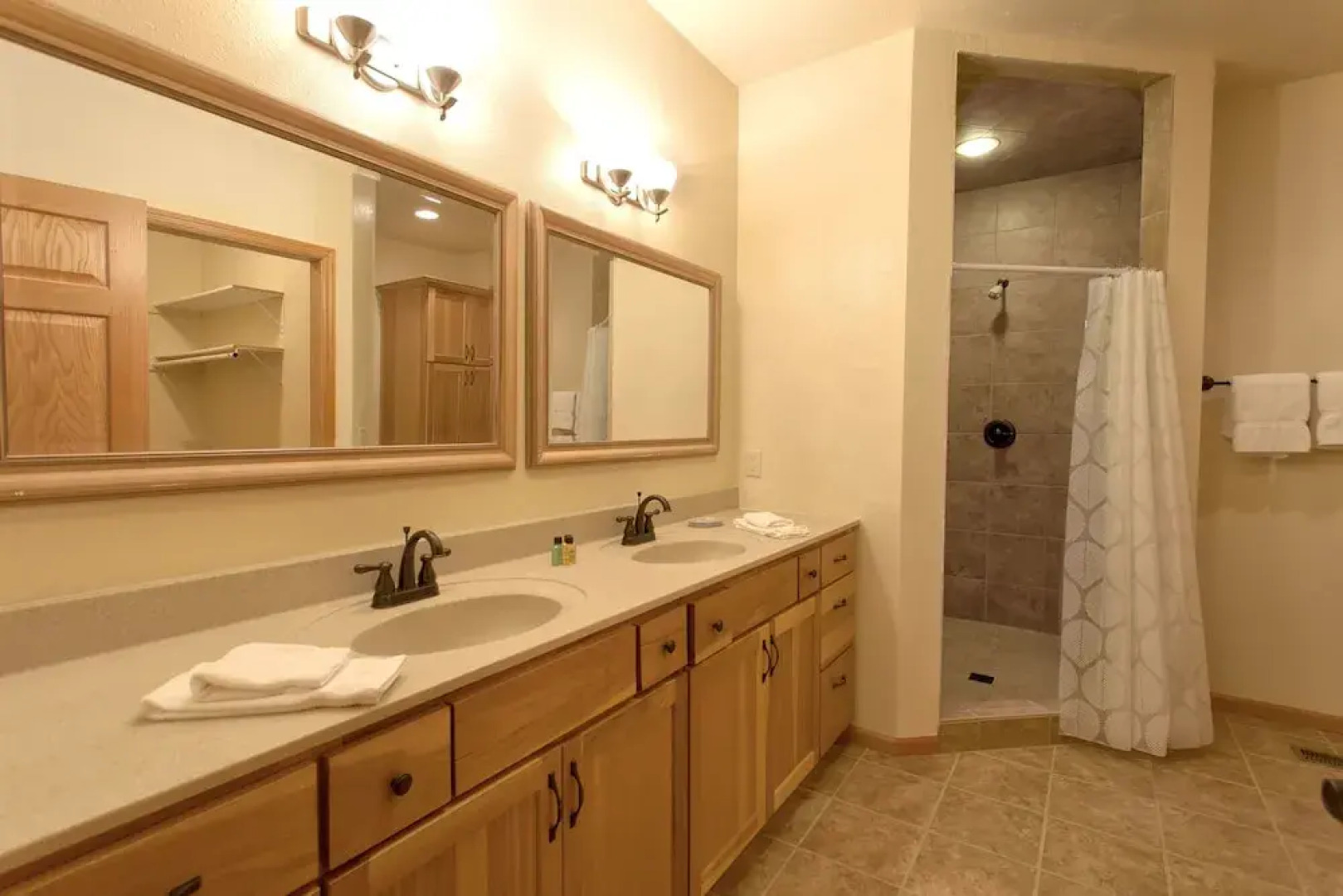 Copperwood #7 - 2 Br Condo