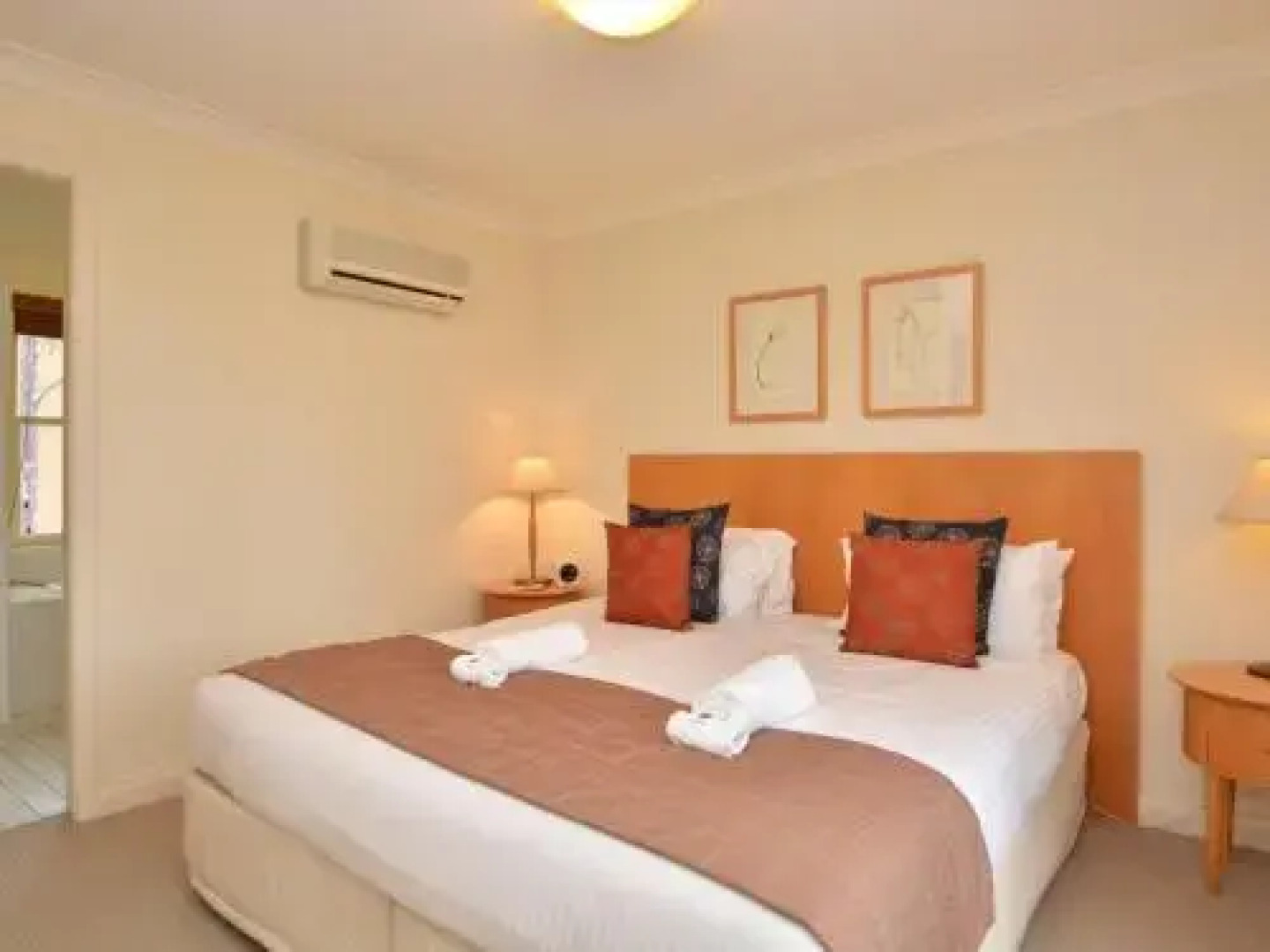 Villa Executive 2br Rose Resort Condo located within Cypress Lakes Resort (nothing is more central)