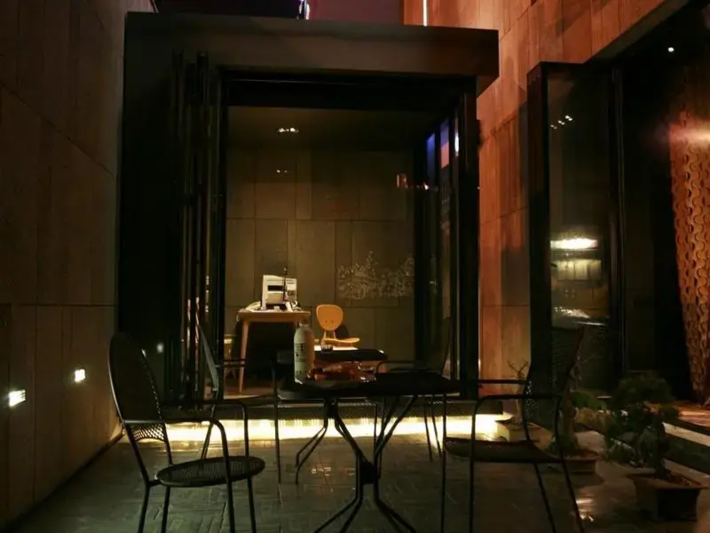 Harbor Bridge Hotel