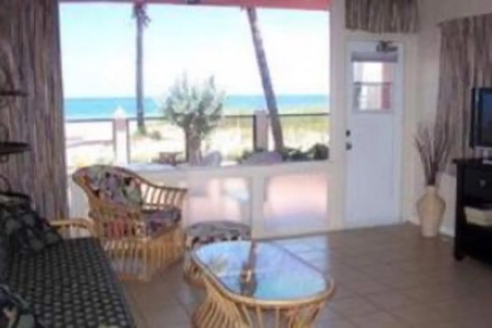 Little Inn By The Sea