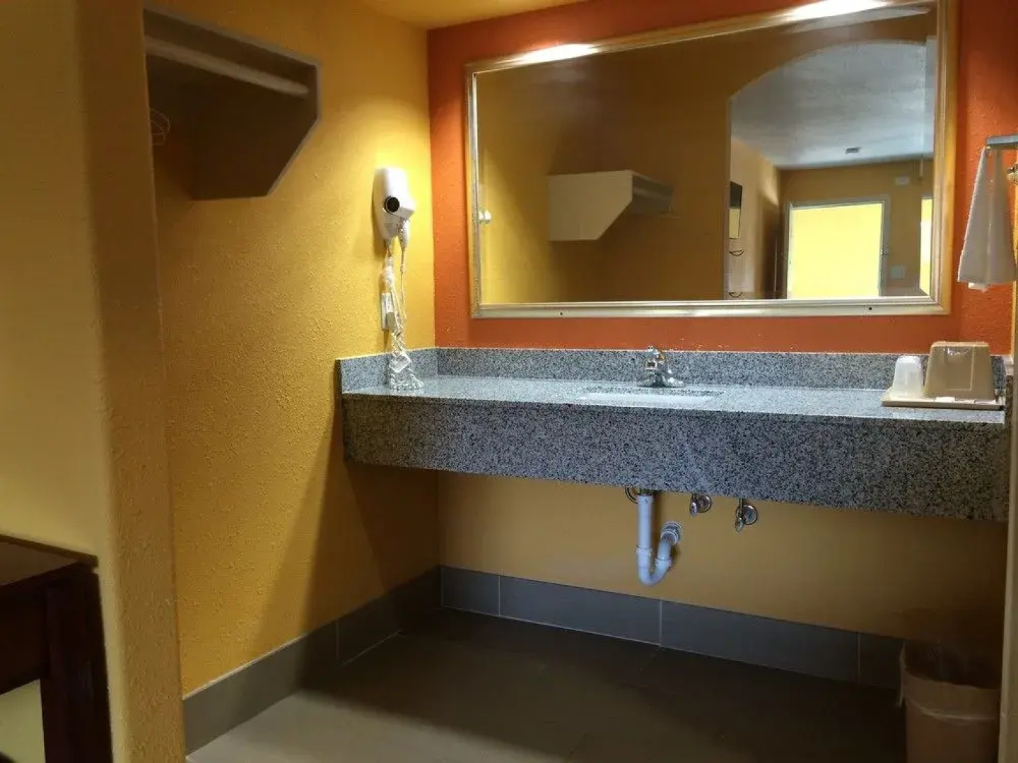 Select Inn & Suites Houston